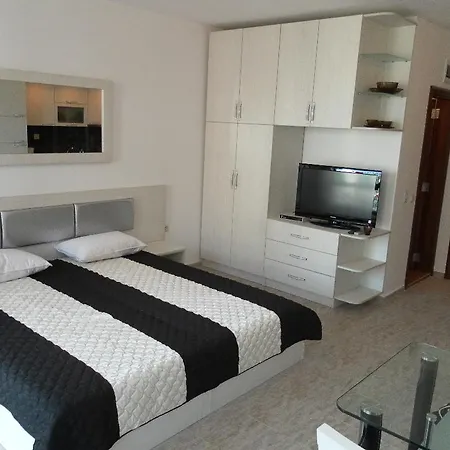 Chateau Del Marina Plus شقة *