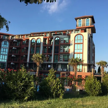Chateau Del Marina Plus نيسيبار