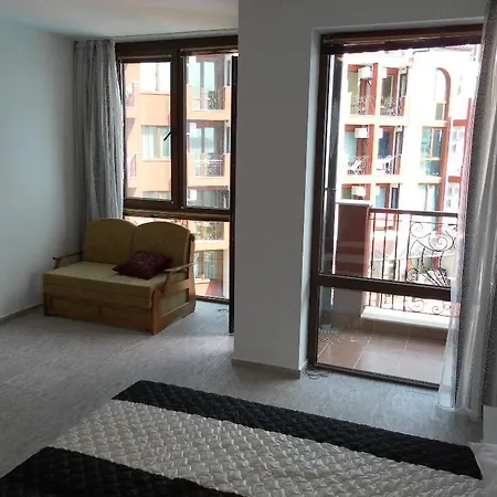 Chateau Del Marina Plus Appartamento Nesebar