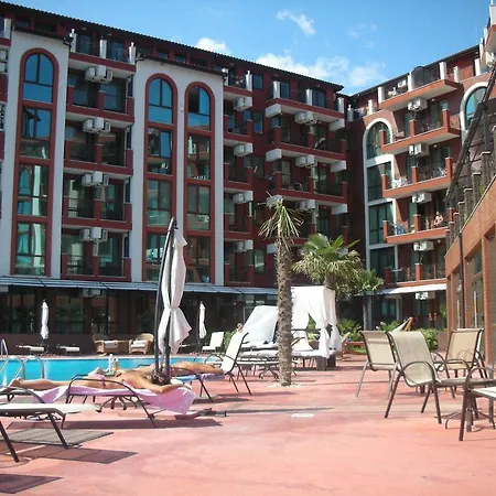 Апартамент Chateau Del Marina Plus *